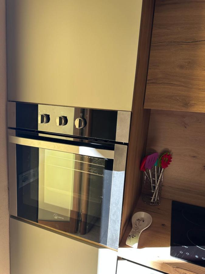 Amos City Center Apartment Tiran Dış mekan fotoğraf
